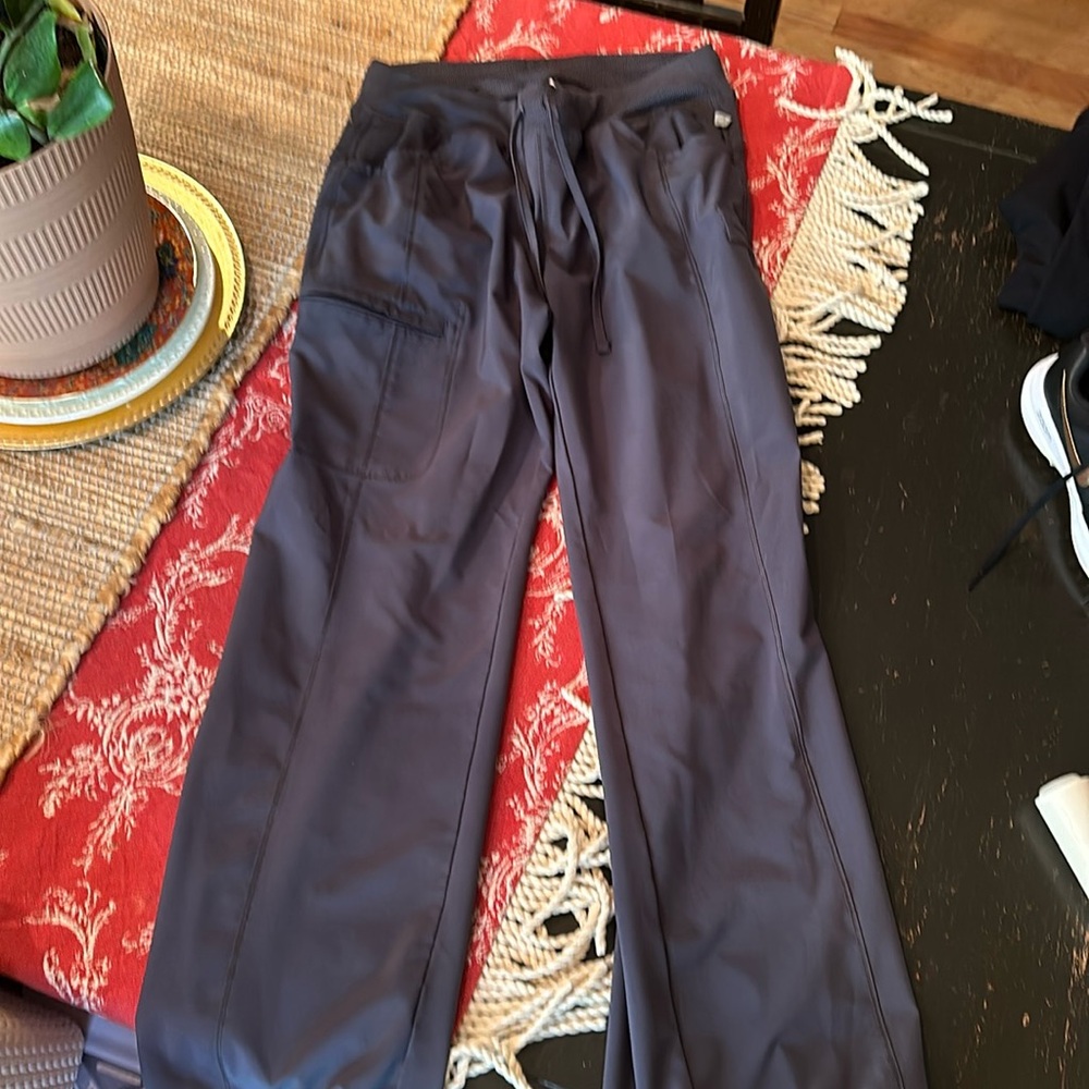 Cherokee Infinity grey straight leg with drawstring’s scrub bottoms